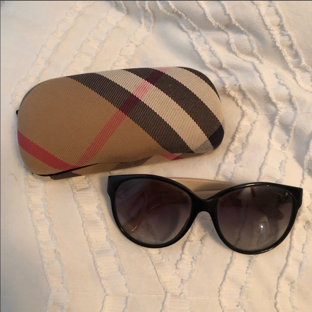 💞Burberry Sunglasses💞